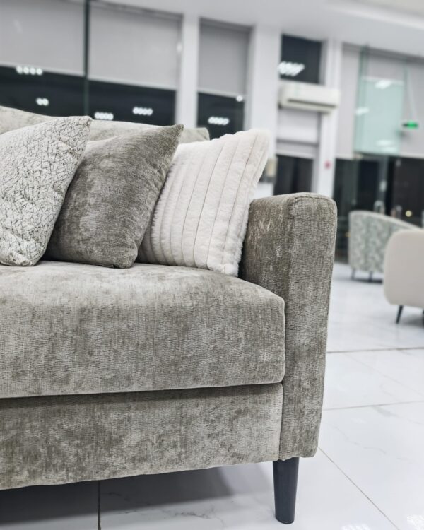 WhatsApp Image 2025-12-21 at 6.11.20 PM كنبة R6