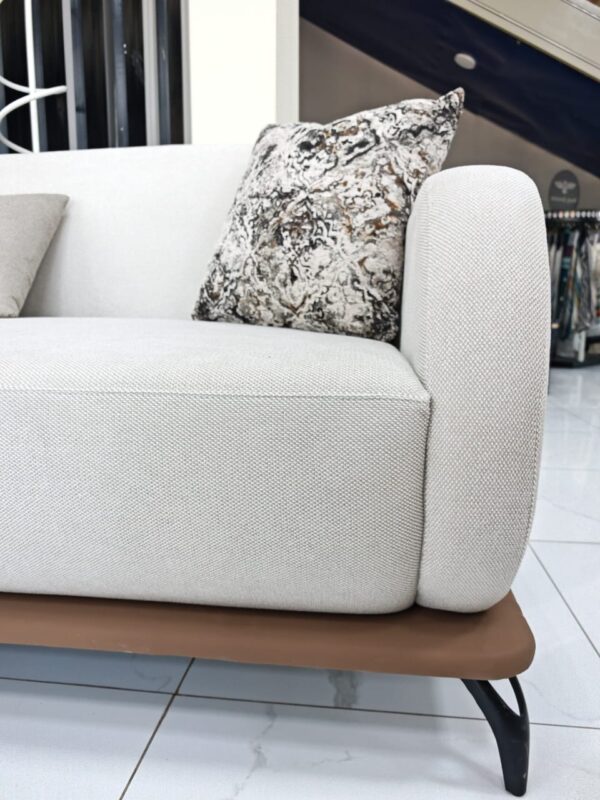 WhatsApp Image 2026-01-08 at 11.12.54 AM كنبة سمبل